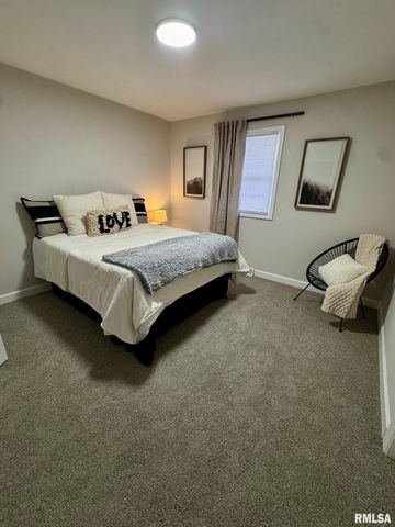 5701 N WESTERN Avenue, Peoria, IL 61614