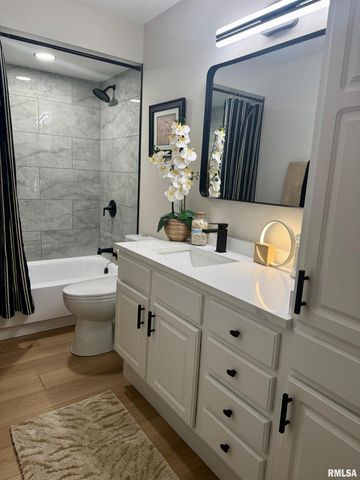 5701 N WESTERN Avenue, Peoria, IL 61614