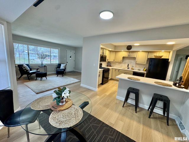 5701 N WESTERN Avenue, Peoria, IL 61614