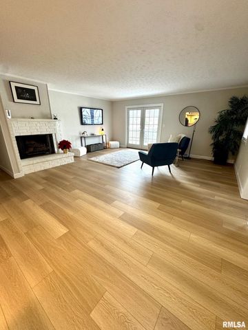 5701 N WESTERN Avenue, Peoria, IL 61614