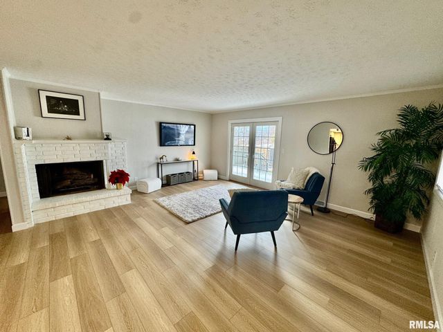 5701 N WESTERN Avenue, Peoria, IL 61614