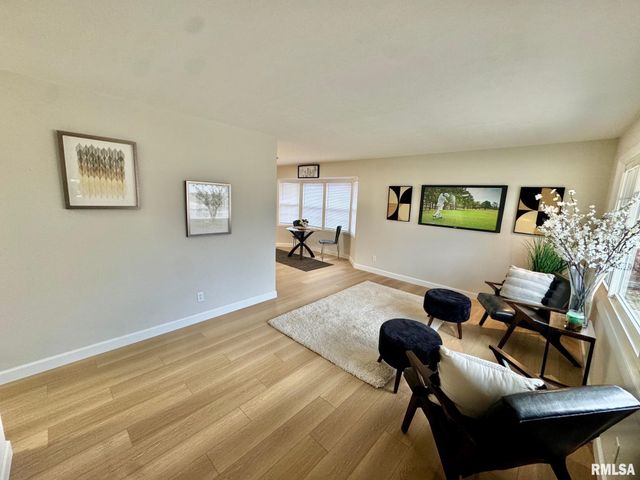 5701 N WESTERN Avenue, Peoria, IL 61614