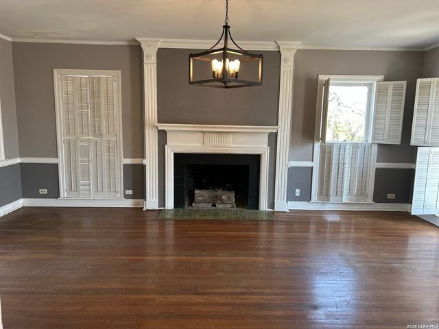 391 W Broadview, San Antonio, TX 78228