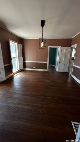 391 W Broadview, San Antonio, TX 78228