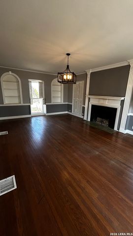 391 W Broadview, San Antonio, TX 78228