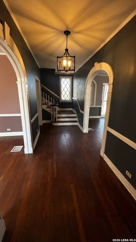 391 W Broadview, San Antonio, TX 78228