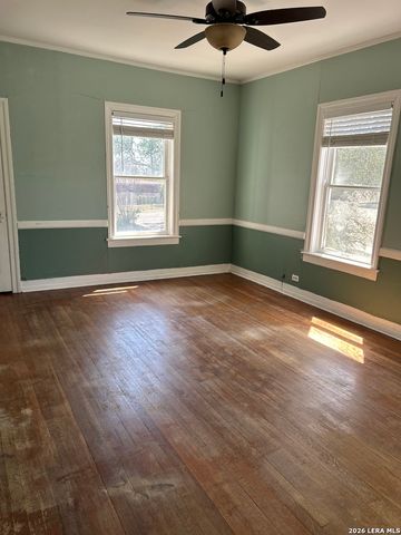 391 W Broadview, San Antonio, TX 78228