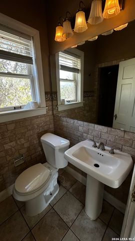 391 W Broadview, San Antonio, TX 78228