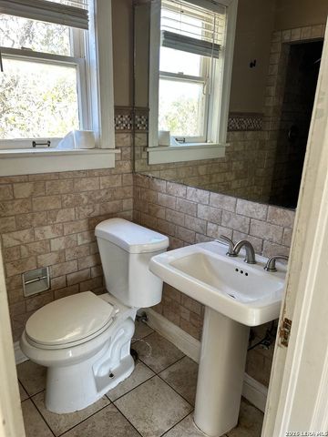 391 W Broadview, San Antonio, TX 78228