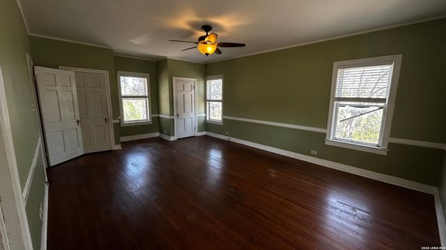 391 W Broadview, San Antonio, TX 78228