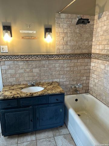 391 W Broadview, San Antonio, TX 78228