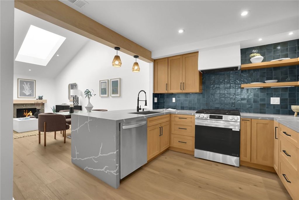 64 Sandpiper 28, Irvine, CA 92604