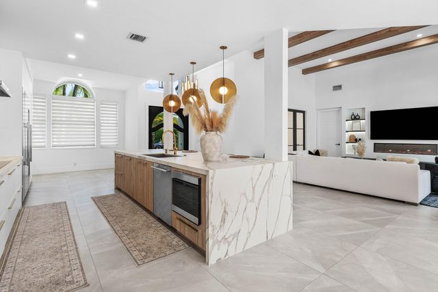 2550 NW 28TH Street, Boca Raton, FL 33434