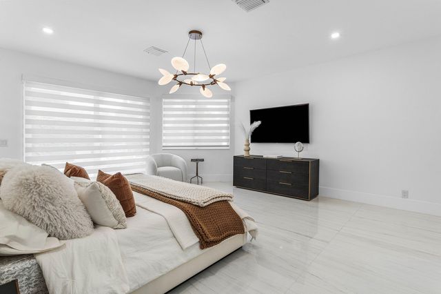 2550 NW 28TH Street, Boca Raton, FL 33434