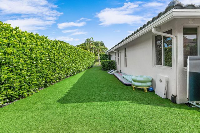 2550 NW 28TH Street, Boca Raton, FL 33434