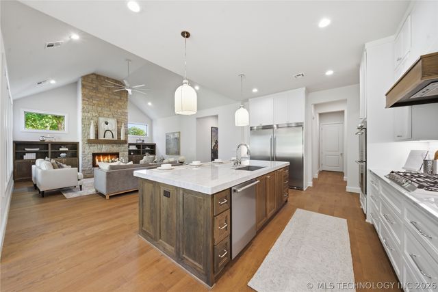 2304 S Birmingham Place, Tulsa, OK 74114