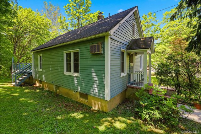 60 Shivertown Road, New Paltz, NY 12561