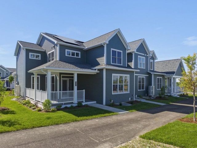 445 Old Farm Road, South Burlington, VT 05403