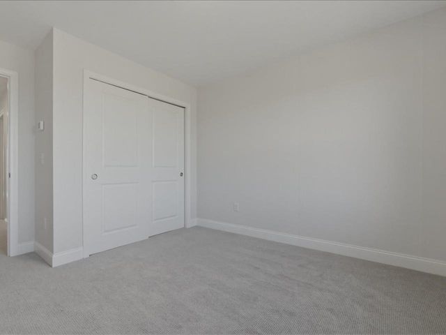 445 Old Farm Road, South Burlington, VT 05403