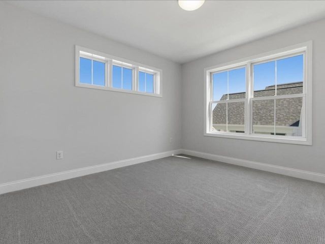 445 Old Farm Road, South Burlington, VT 05403