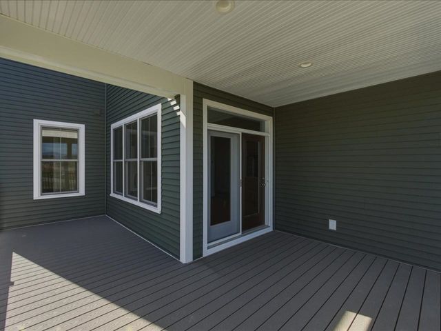 445 Old Farm Road, South Burlington, VT 05403