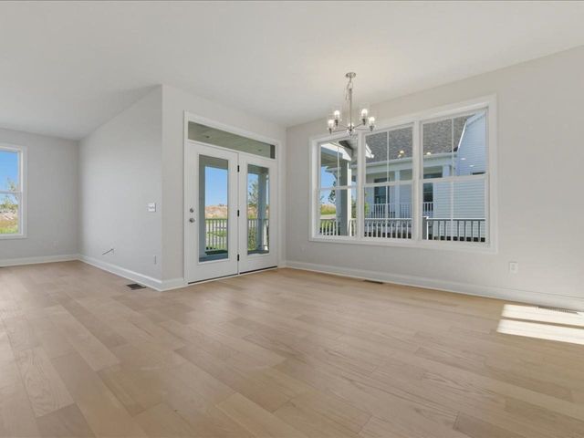 445 Old Farm Road, South Burlington, VT 05403