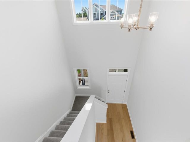 445 Old Farm Road, South Burlington, VT 05403