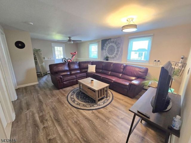 18 Grove St, Boonton Twp., NJ 07005