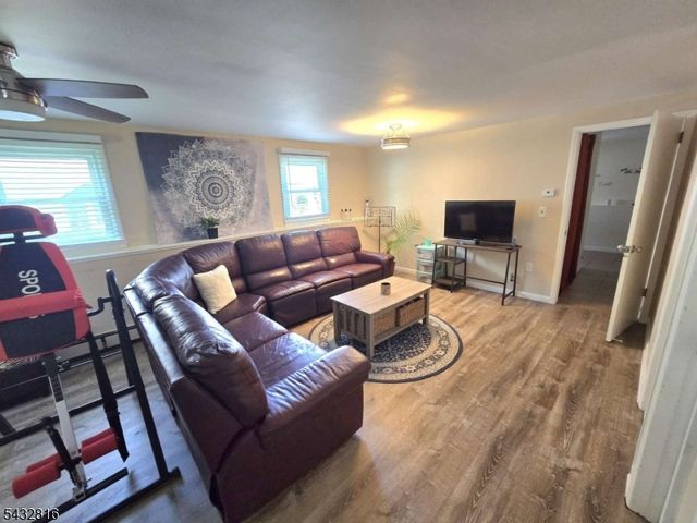 18 Grove St, Boonton Twp., NJ 07005