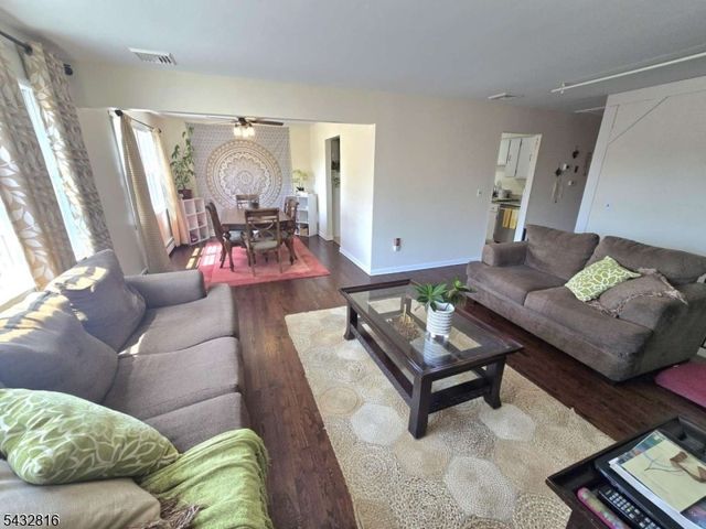 18 Grove St, Boonton Twp., NJ 07005