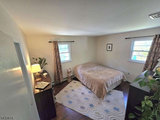 18 Grove St, Boonton Twp., NJ 07005