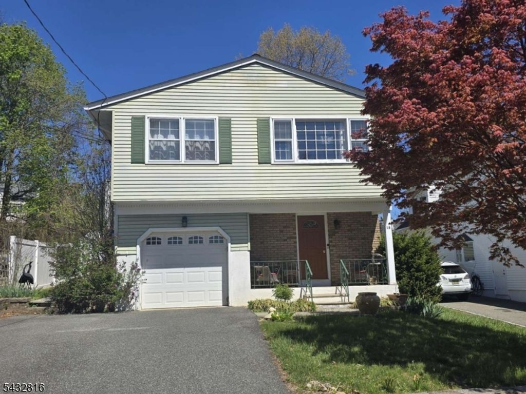 18 Grove St, Boonton Twp., NJ 07005