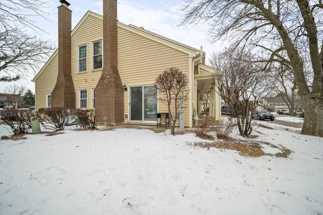 2547 College Hill Circle, Schaumburg, IL 60173