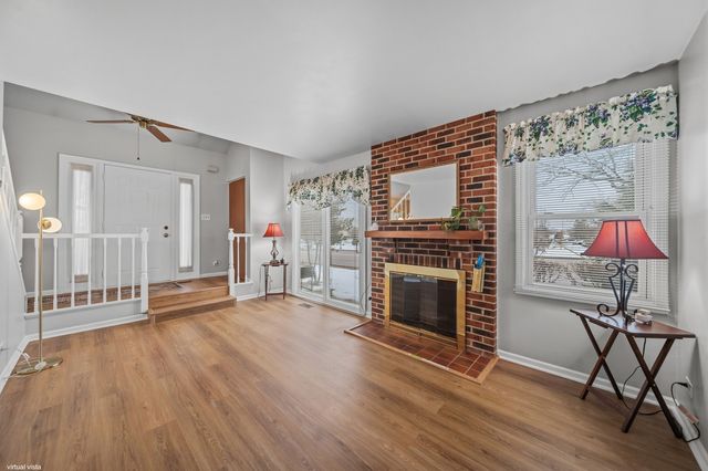 2547 College Hill Circle, Schaumburg, IL 60173