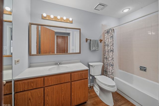 2547 College Hill Circle, Schaumburg, IL 60173