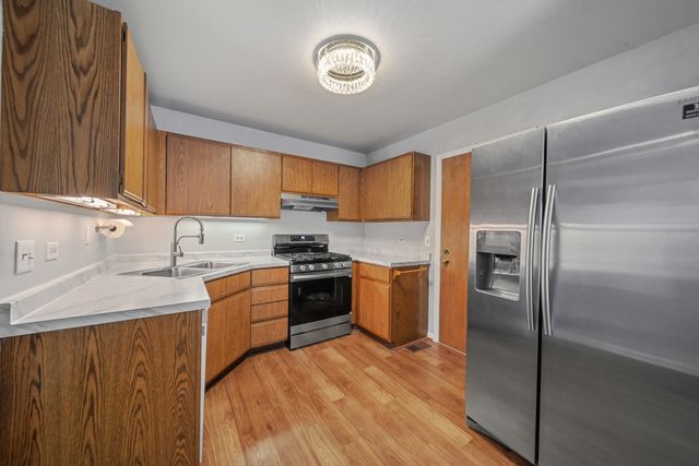 2547 College Hill Circle, Schaumburg, IL 60173