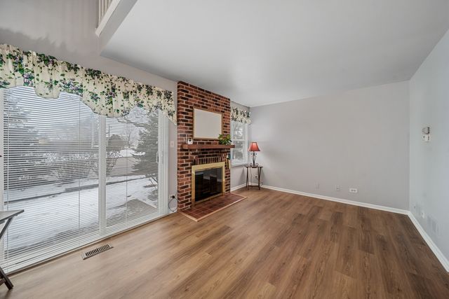 2547 College Hill Circle, Schaumburg, IL 60173