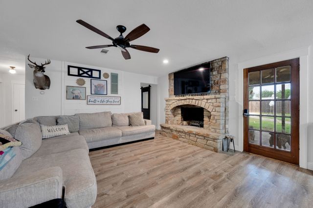 505 Trice Street, Maypearl, TX 76064