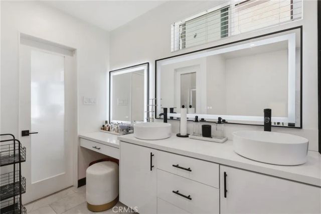 4400 W 59th Place, Los Angeles, CA 90043