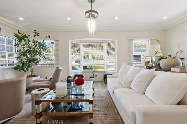 4400 W 59th Place, Los Angeles, CA 90043