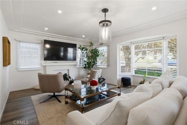 4400 W 59th Place, Los Angeles, CA 90043