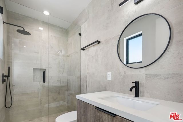 1236 N Spaulding Avenue 2, West Hollywood, CA 90046