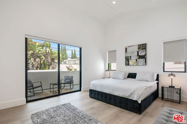 1236 N Spaulding Avenue 2, West Hollywood, CA 90046