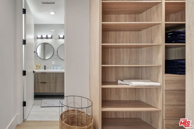 1236 N Spaulding Avenue 2, West Hollywood, CA 90046