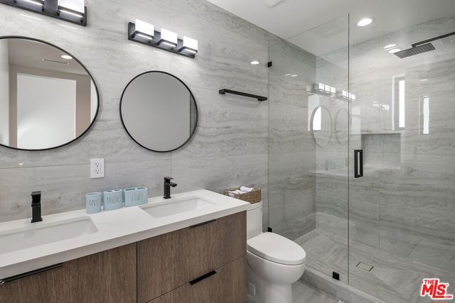 1236 N Spaulding Avenue 2, West Hollywood, CA 90046