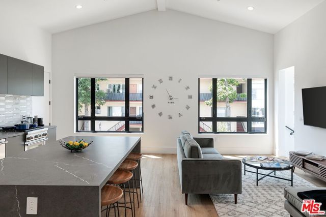 1236 N Spaulding Avenue 2, West Hollywood, CA 90046