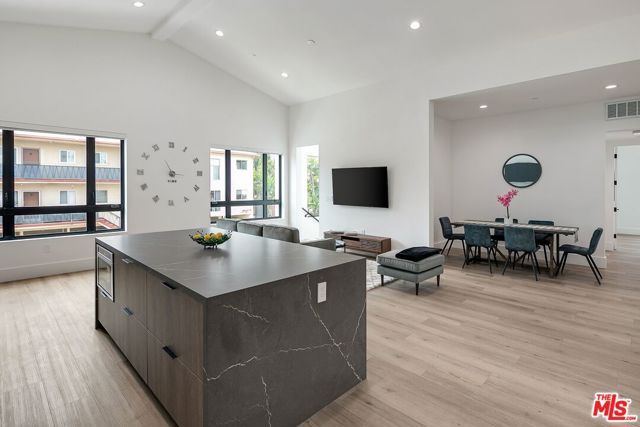 1236 N Spaulding Avenue 2, West Hollywood, CA 90046