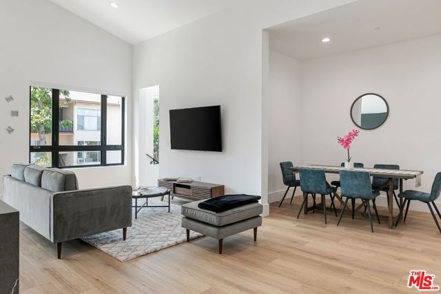 1236 N Spaulding Avenue 2, West Hollywood, CA 90046