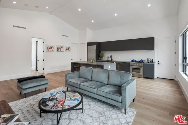 1236 N Spaulding Avenue 2, West Hollywood, CA 90046