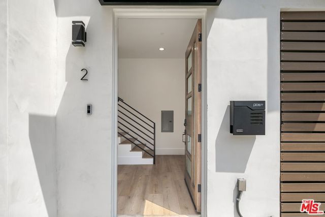 1236 N Spaulding Avenue 2, West Hollywood, CA 90046